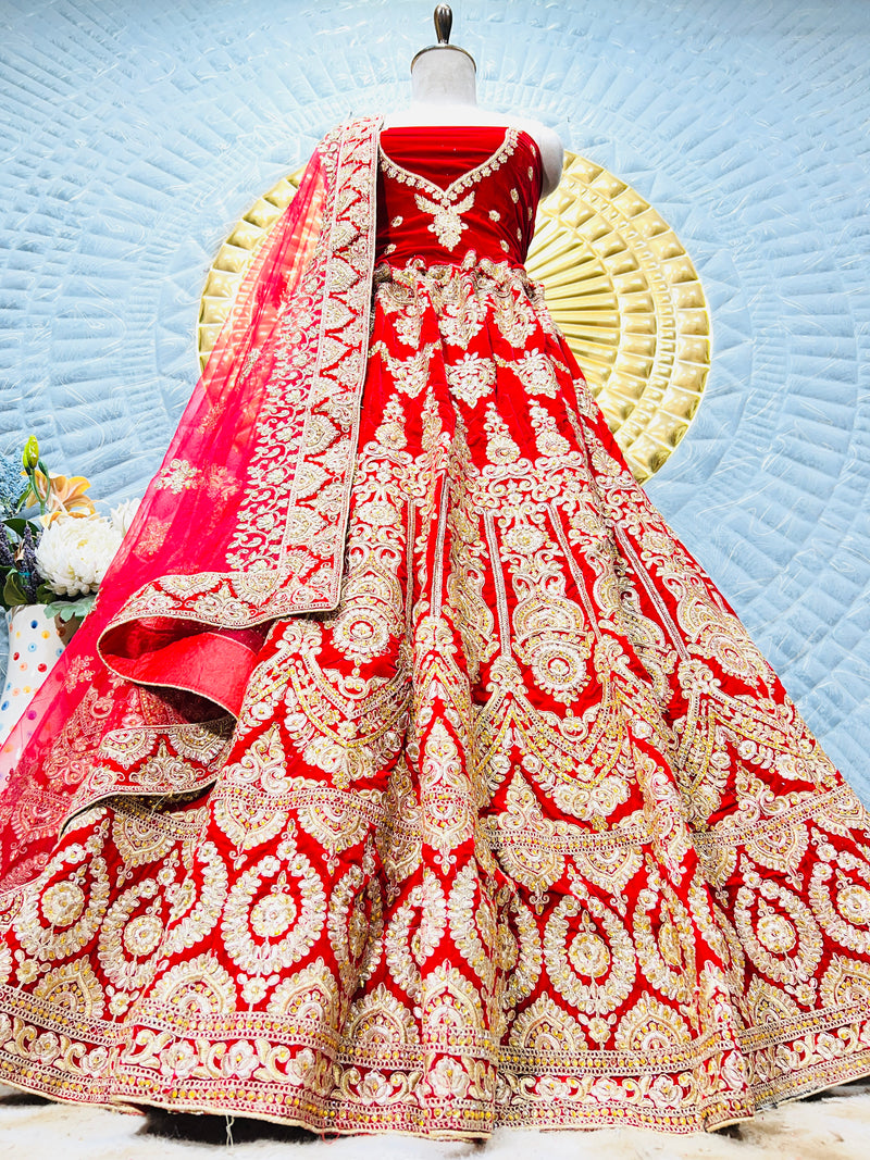 Majestic Crimson Bridal Lehenga Set with Intricate Gold Zardozi Embroidery
