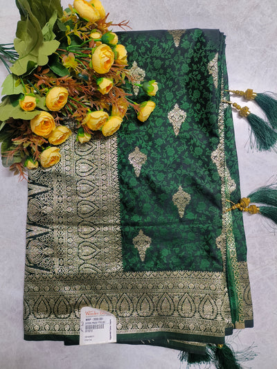 Majestic Emerald Green Banarasi Silk Saree with Intricate Gold Weave