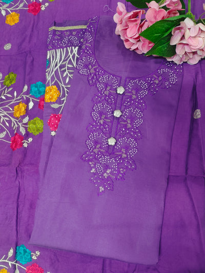 Graceful Purple Embroidered Salwar Suit with Floral Motifs
