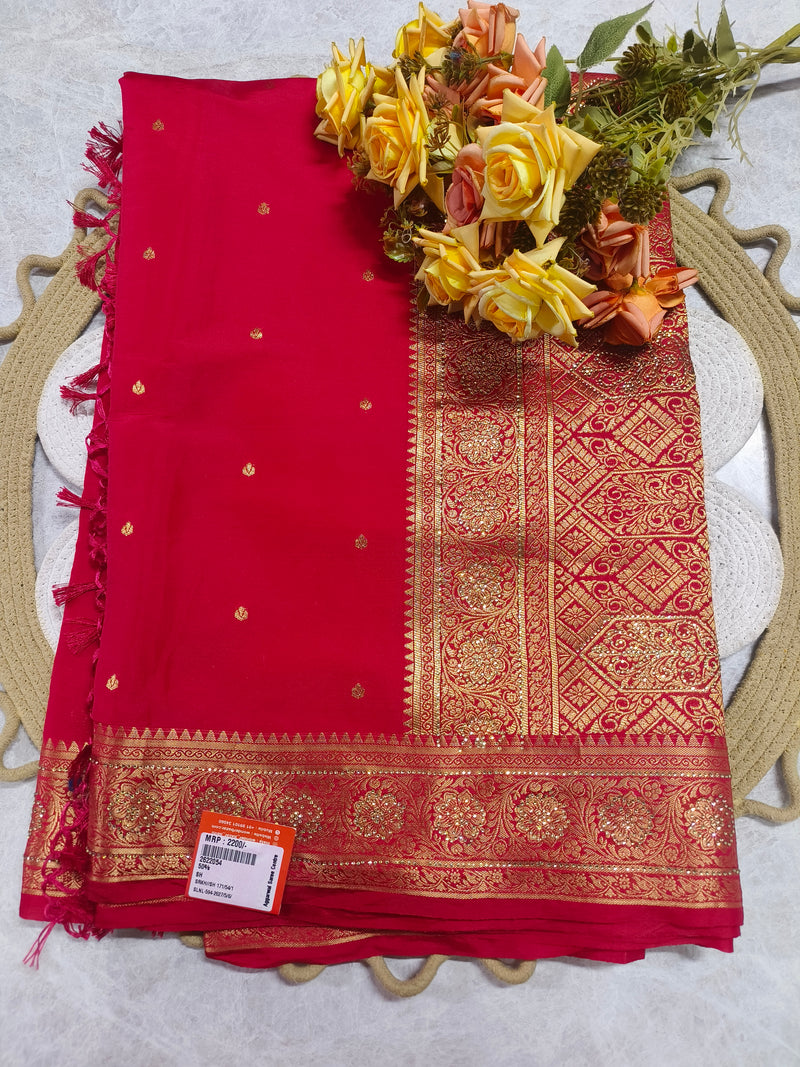 Classic Red Silk Saree with Elaborate Gold Zari Pallu