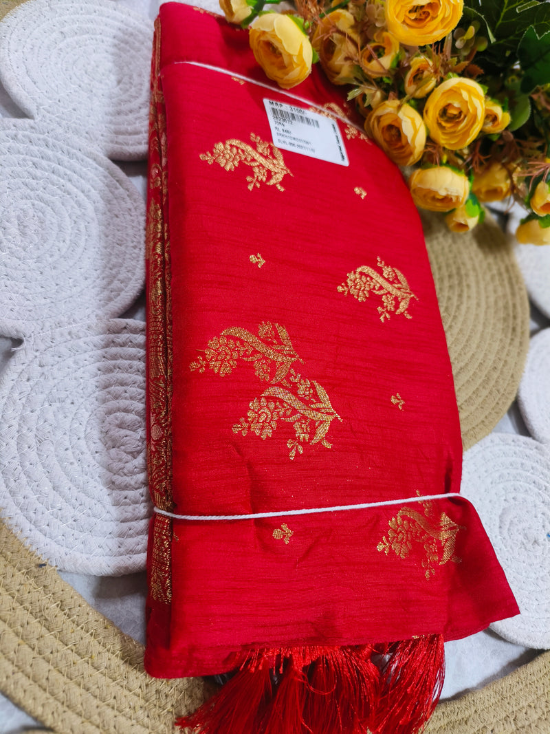 Graceful Crimson Floral Pattern Ethnic Saree