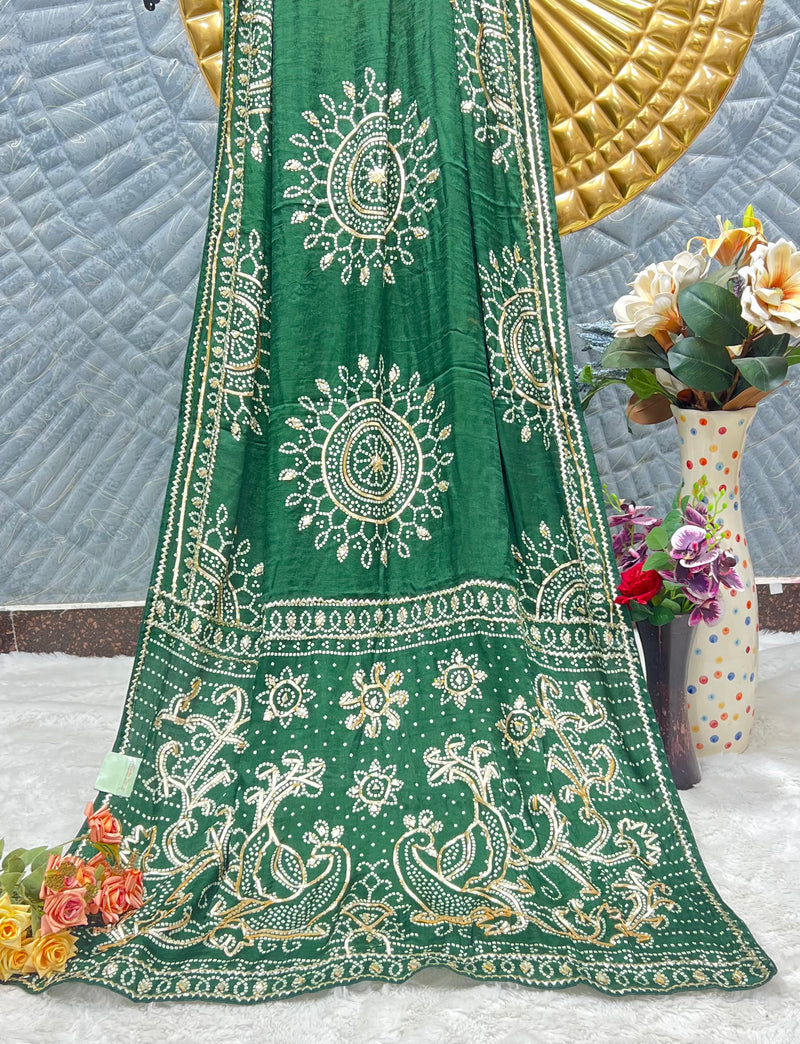 Elegant Emerald Green Bandhani Saree with Golden Zari Motifs
